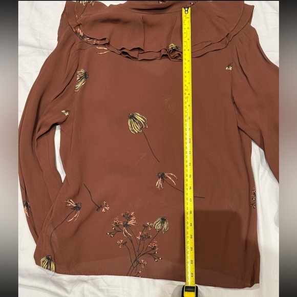 aritzia little moon blouse with front neck tie - brand new never worn - Picture 9 of 10